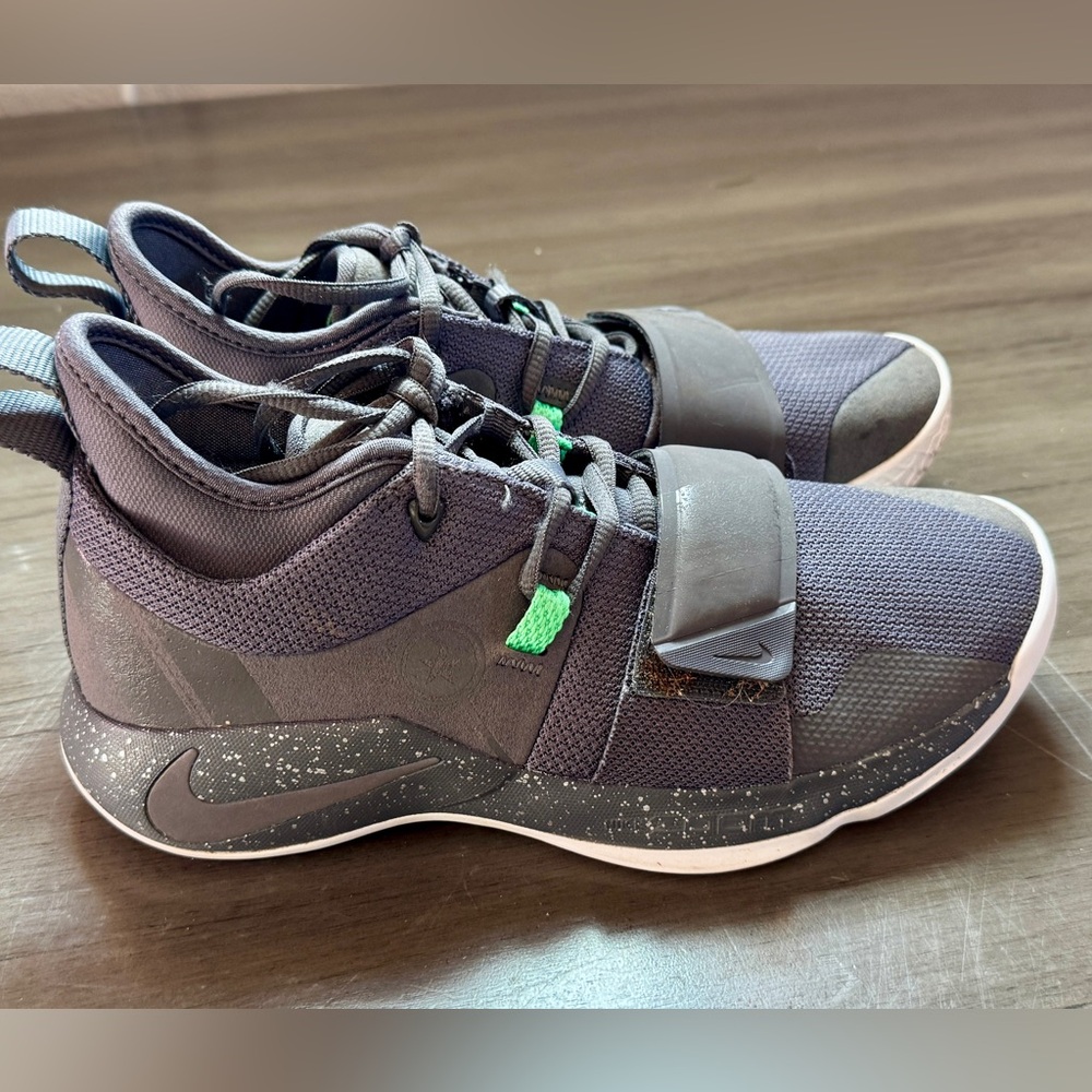 Nike Gray and Green Women's Sneakers